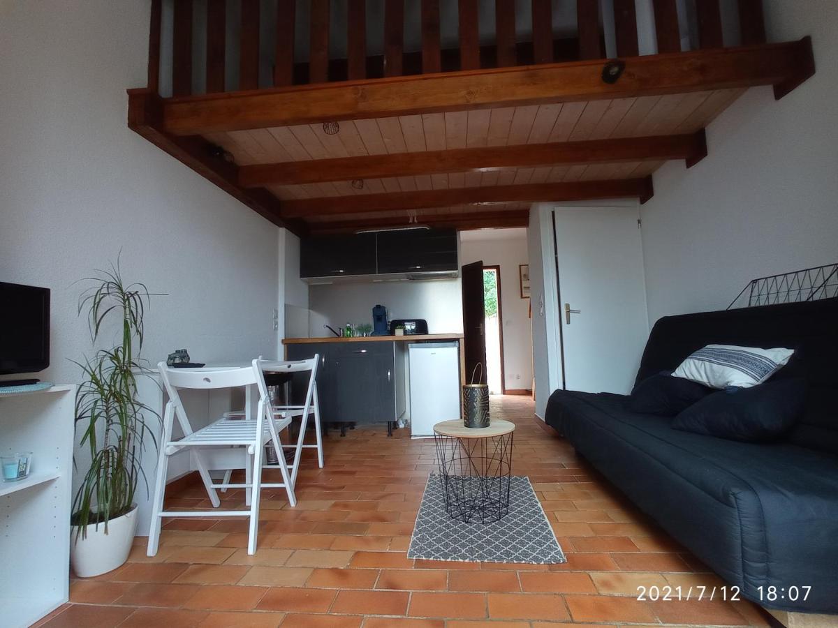 Maisonnette En Residence Avec Piscine Et Tennis Сен-Валье-де-Тье Экстерьер фото